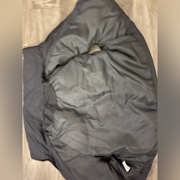 Cropped Black puffer vest - Picture 2 of 2